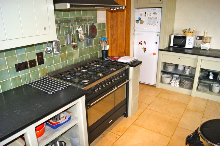 The Billiard Room - Kitchen